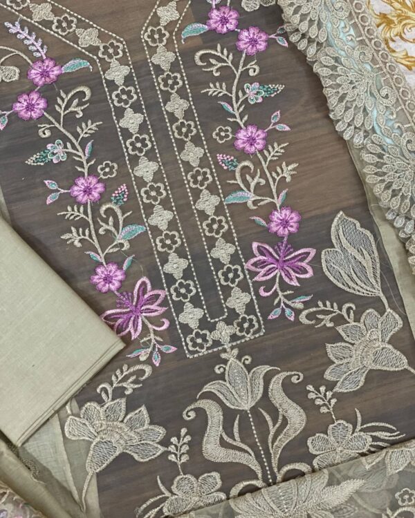 NEW ARRIVAL IMROZIA SAREANE LAWN CHIAKNAKRI - Image 5