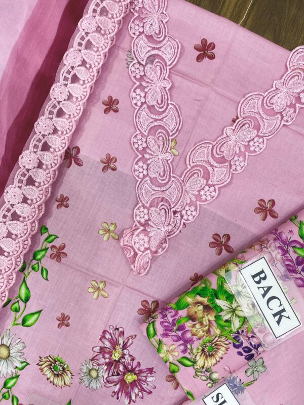 NEW ARRIVAL MARIA B LAWN EMBRODAIRY DUPPTA - Image 5