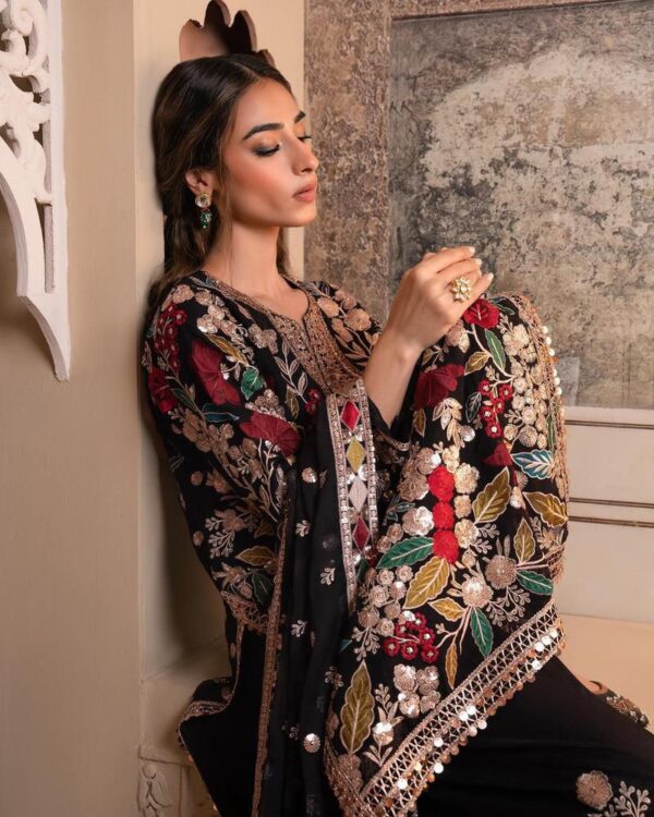Presenting Haseen Mehnaaz Article BY HANIA AMIR - Image 2