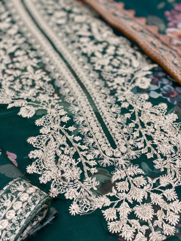 ZAIANAB CHOTANI NEW LAWN DRESS CHIFFION DUPPTTA - Image 3