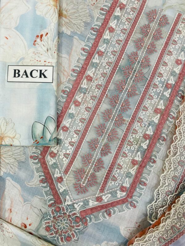 BAROOQUE LUXURY LAWN COLLECTION - Image 3