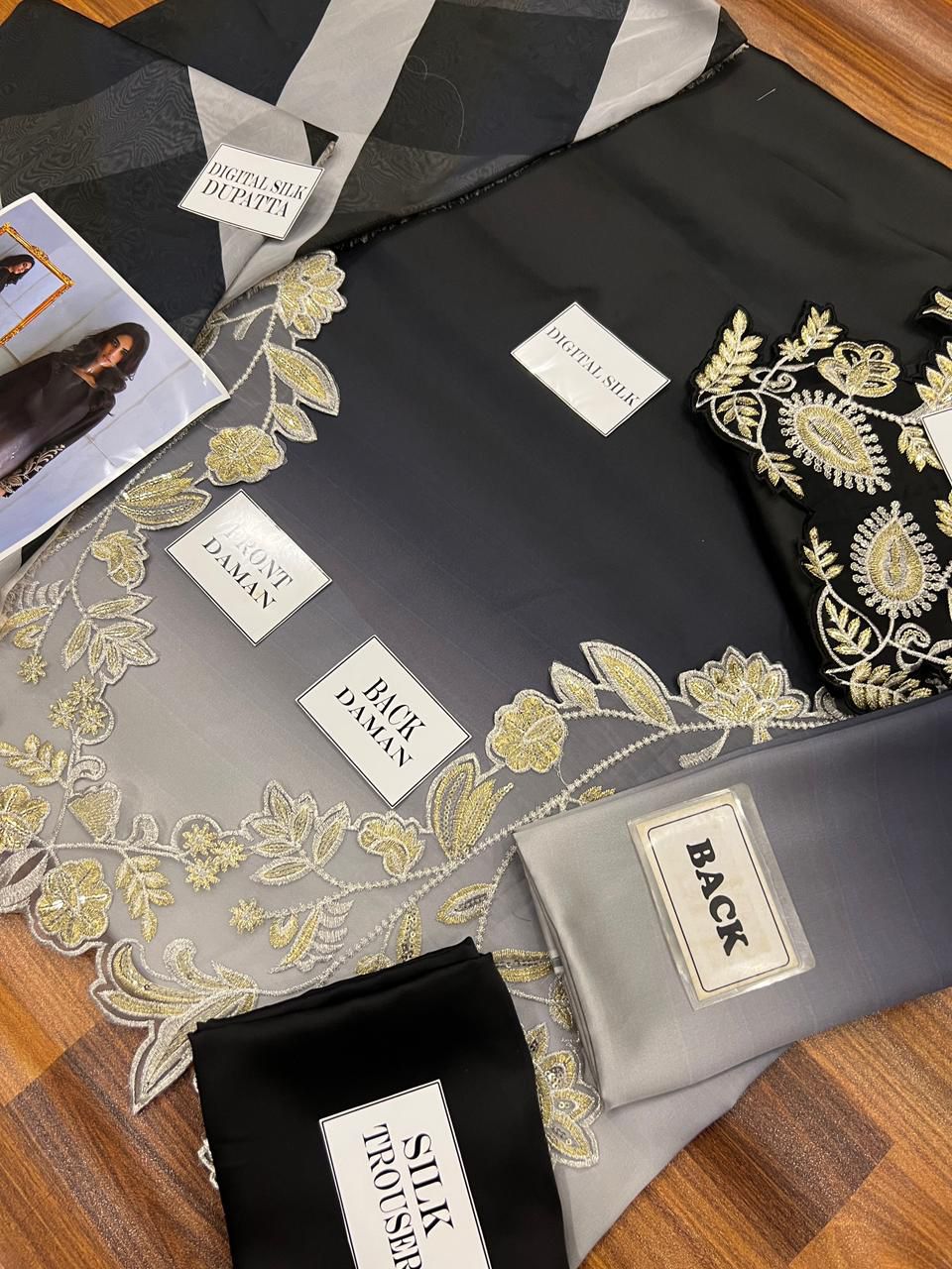 PEACOCK ITS TIME TO GIVE A NEW TRENDY LOOK 👀 2 COLORS AVAILABLE - Image 4